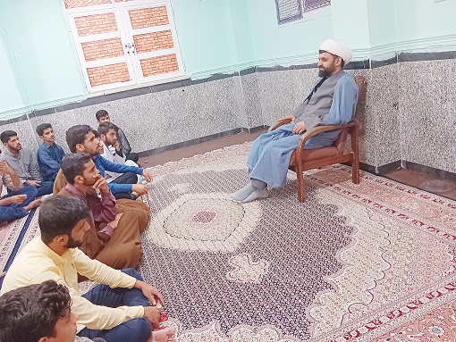 حضور دبیر ستاد امربه معروف هرمزگان در جمع طلاب و روحانیون حوزه علمیه مولود کعبه جاسک